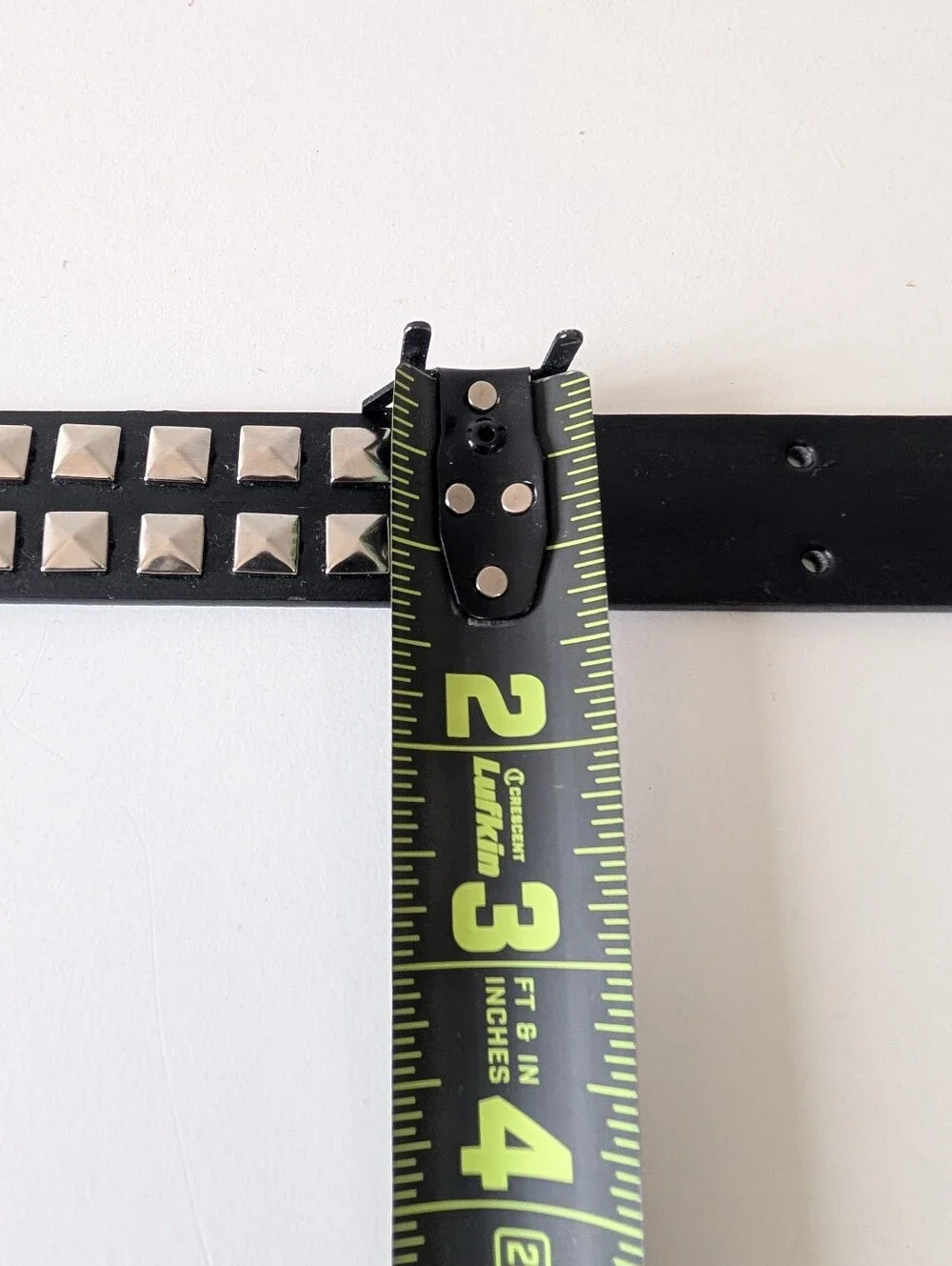 Hot Topic women's Black Leather Studded Pyramid Punk Belt (M)